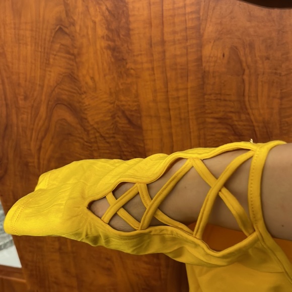 Top - Picture 5 of 6